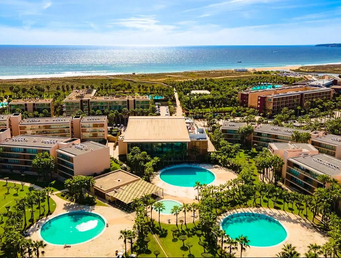 Outstanding Condo- Beach, Pool & Golf By Becherish Gale