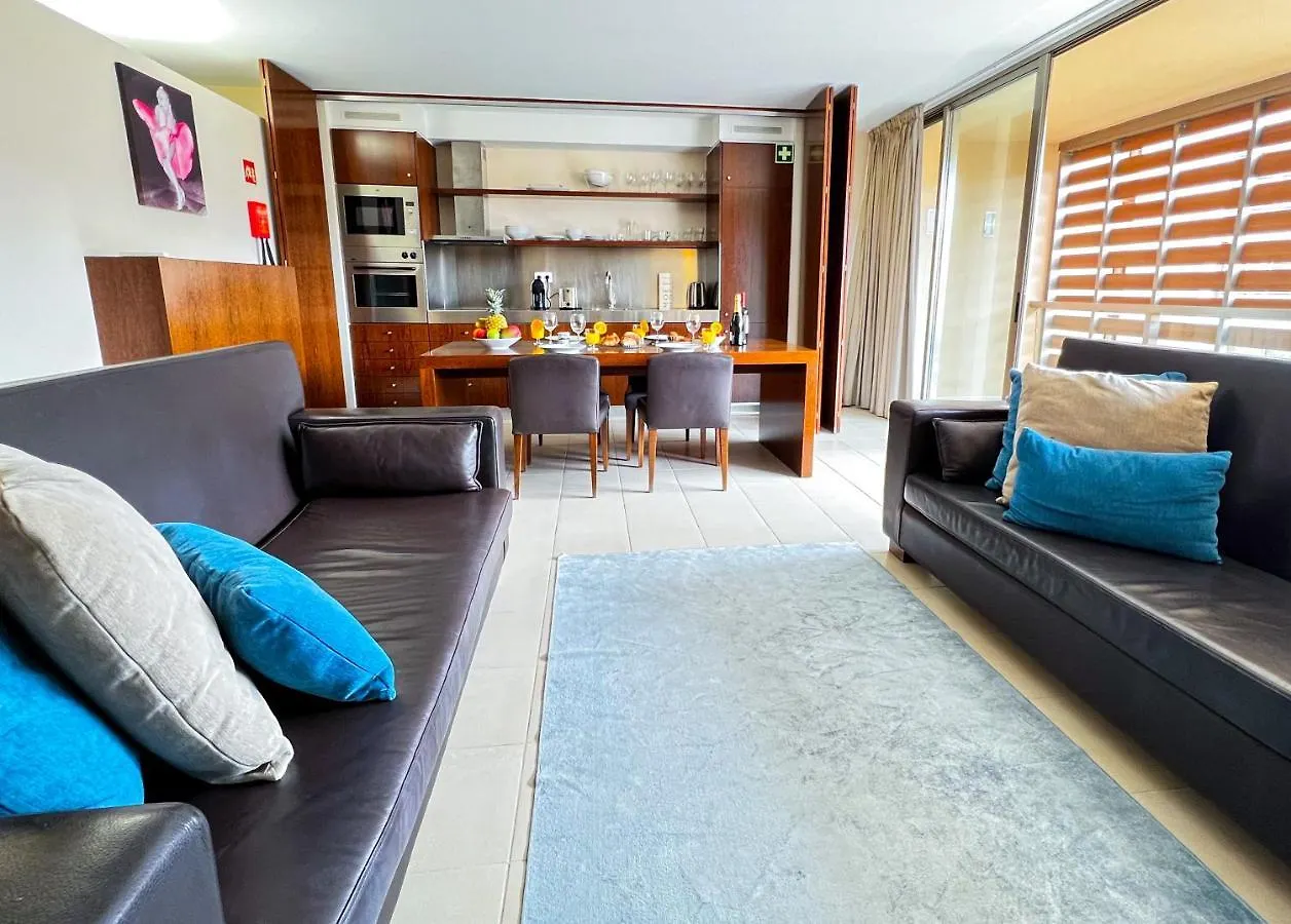 Outstanding Condo- Beach, Pool & Golf By Becherish Gale  Gale (Albufeira)